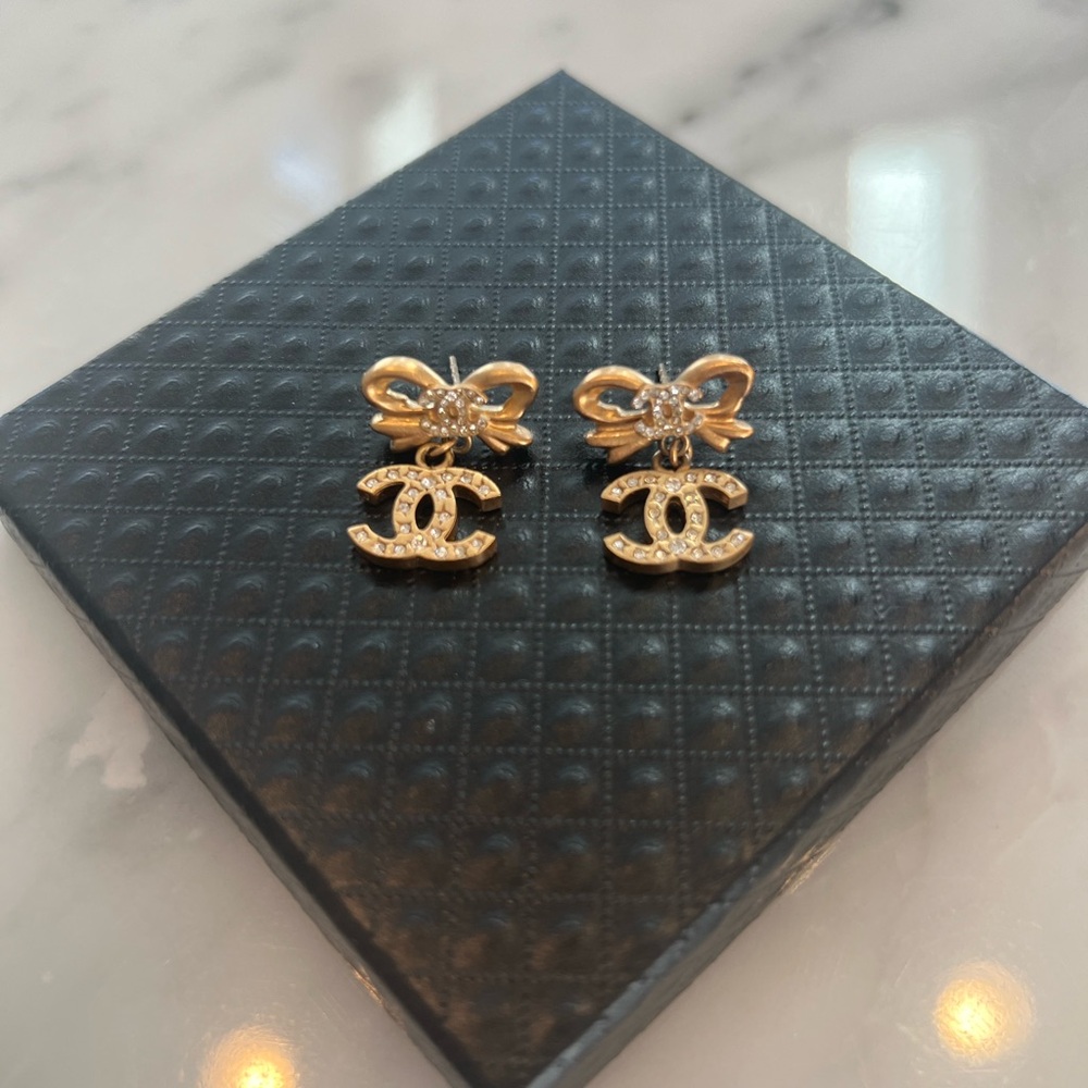 Authentic Vintage Chanel Champagne Gold and Crystal Bow Earrings (pierced)